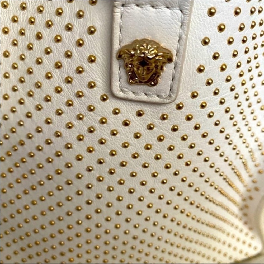 New Medusa ⚜️Versace  Palazzo Large white Studded Leather Shoulder Bag Handbag - Picture 4 of 8